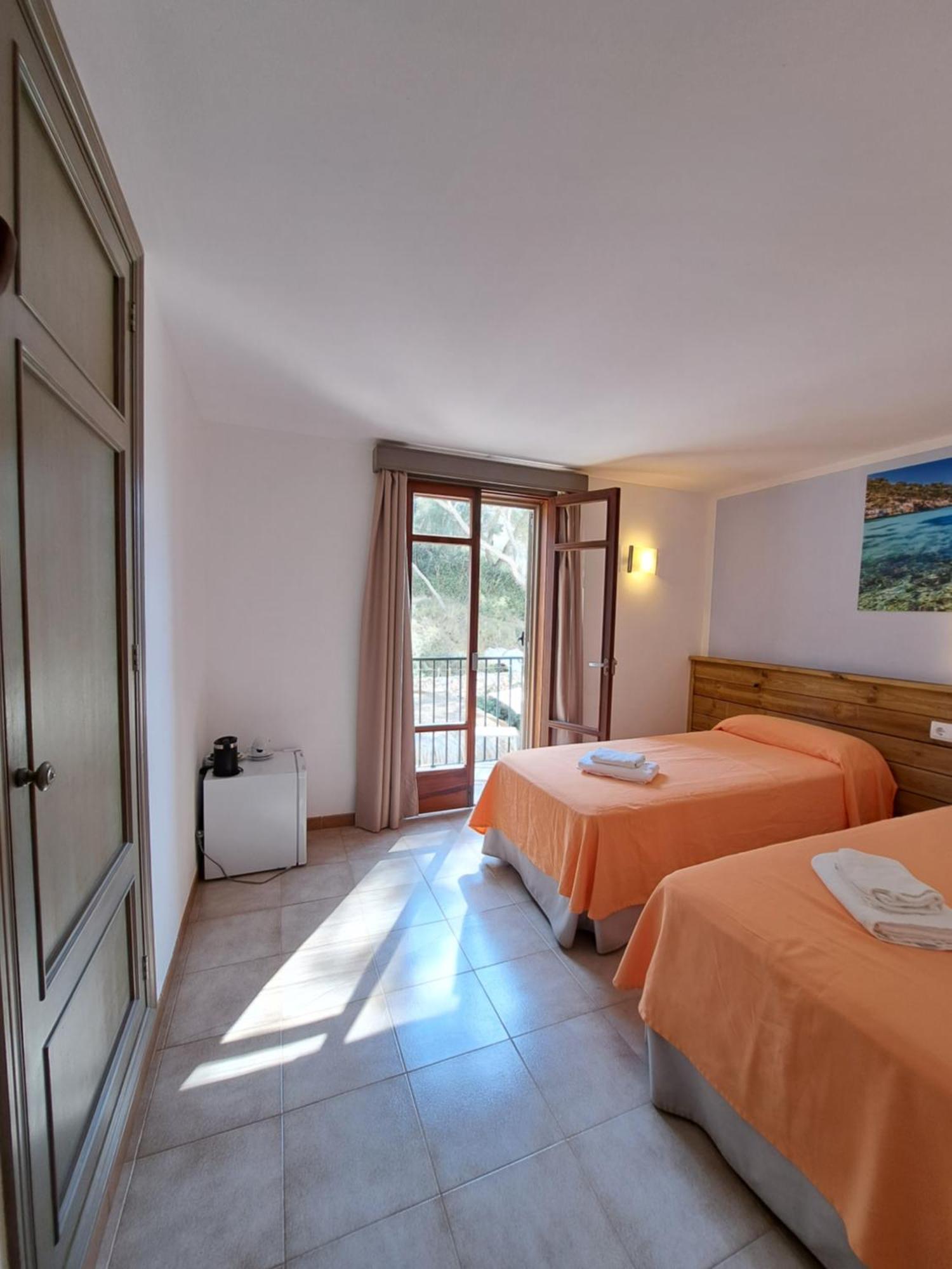 Hostal Playa Santanyí Esterno foto