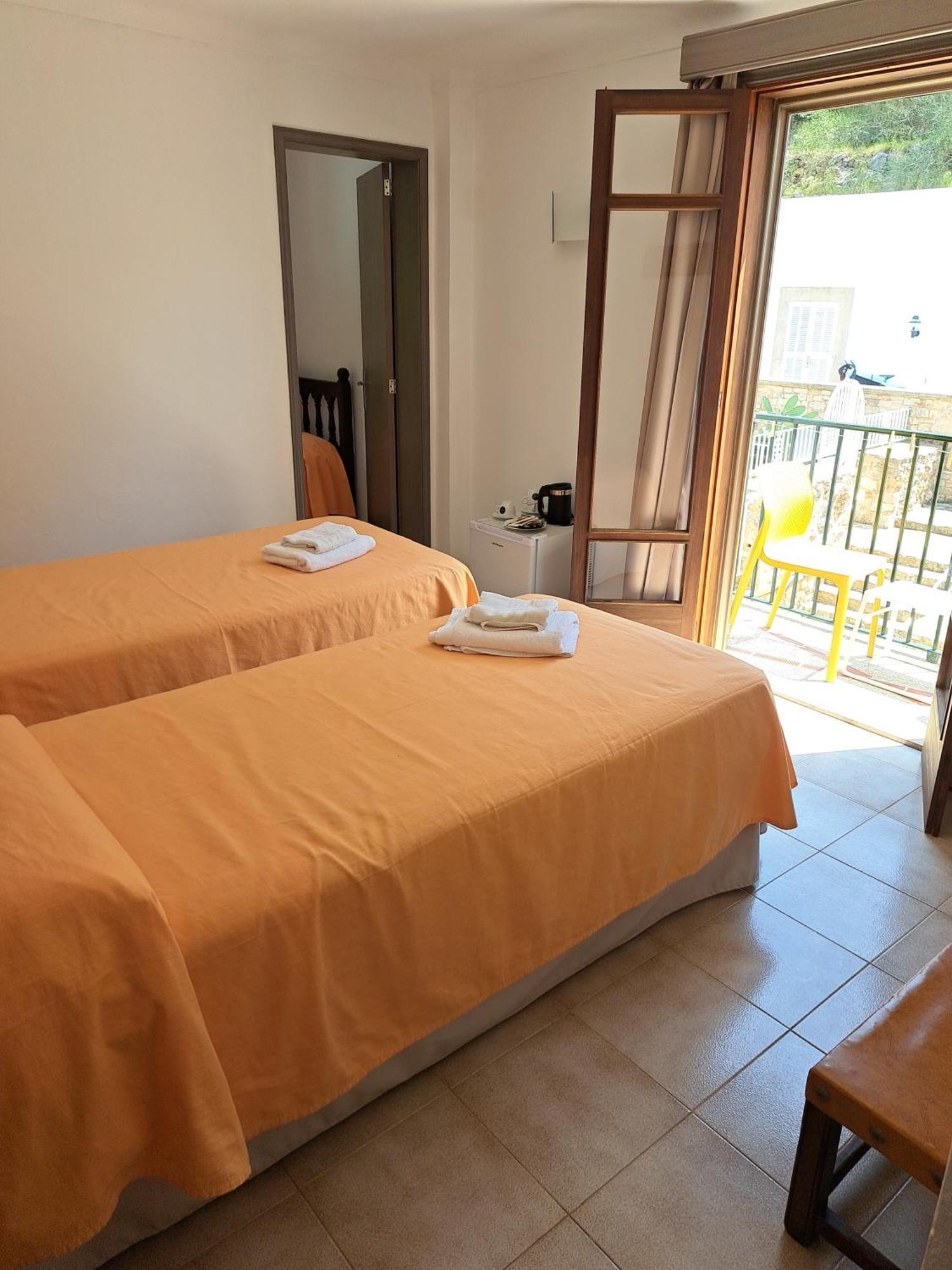 Hostal Playa Santanyí Esterno foto